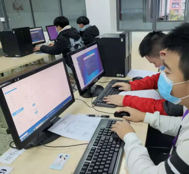 在课堂上学会评价AI信息的学生往往能更有效地利用AI进行学习